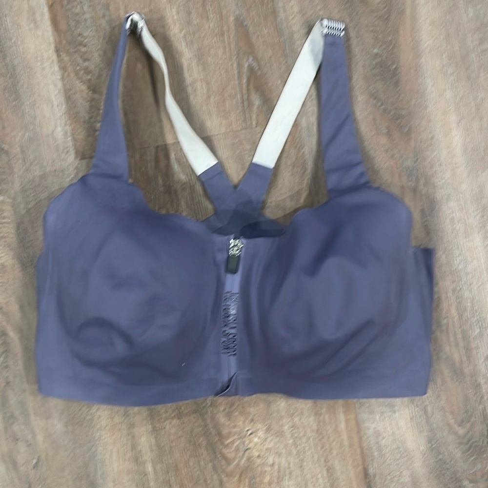 Gray Victoria Sport incredible Knockout 40DD sports bra